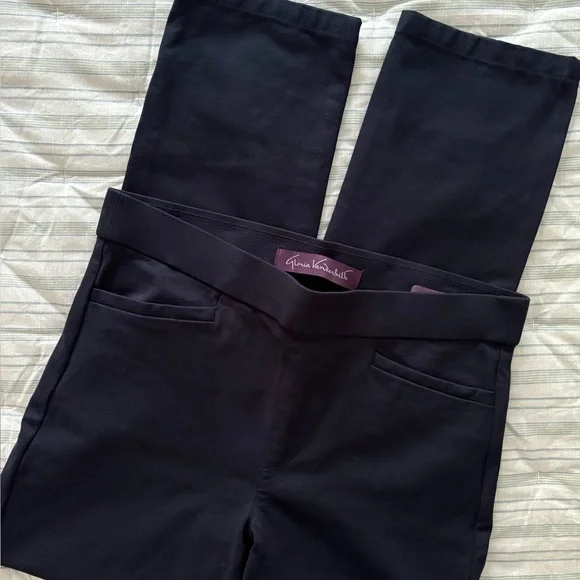 NWOT Gloria Vanderbilt Navy Pull On Trouser Pants - Picture 2 of 3